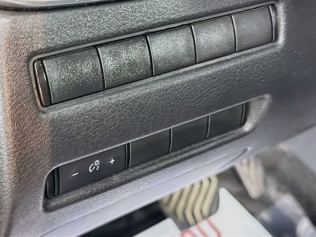 Used 2021 Nissan Rogue S AWD/4WD image 10