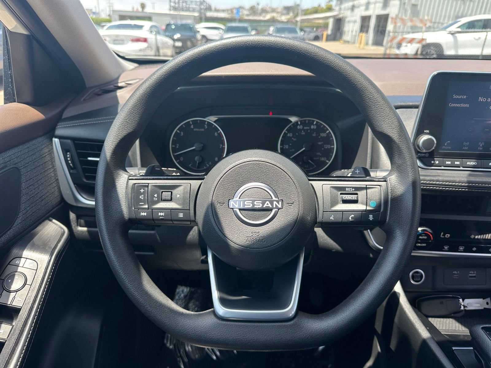 Used 2023 Nissan Rogue SV image 28