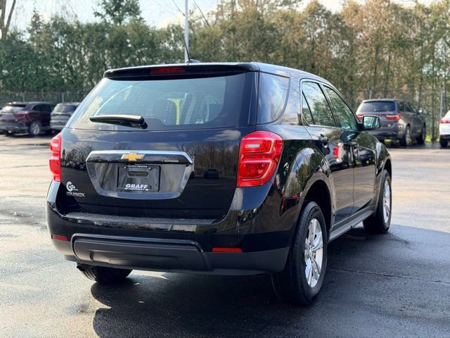 Used 2017 Chevrolet Equinox LS FWD image 3