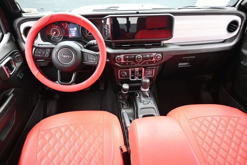 Used 2025 Jeep Gladiator Sport AWD/4WD image 14