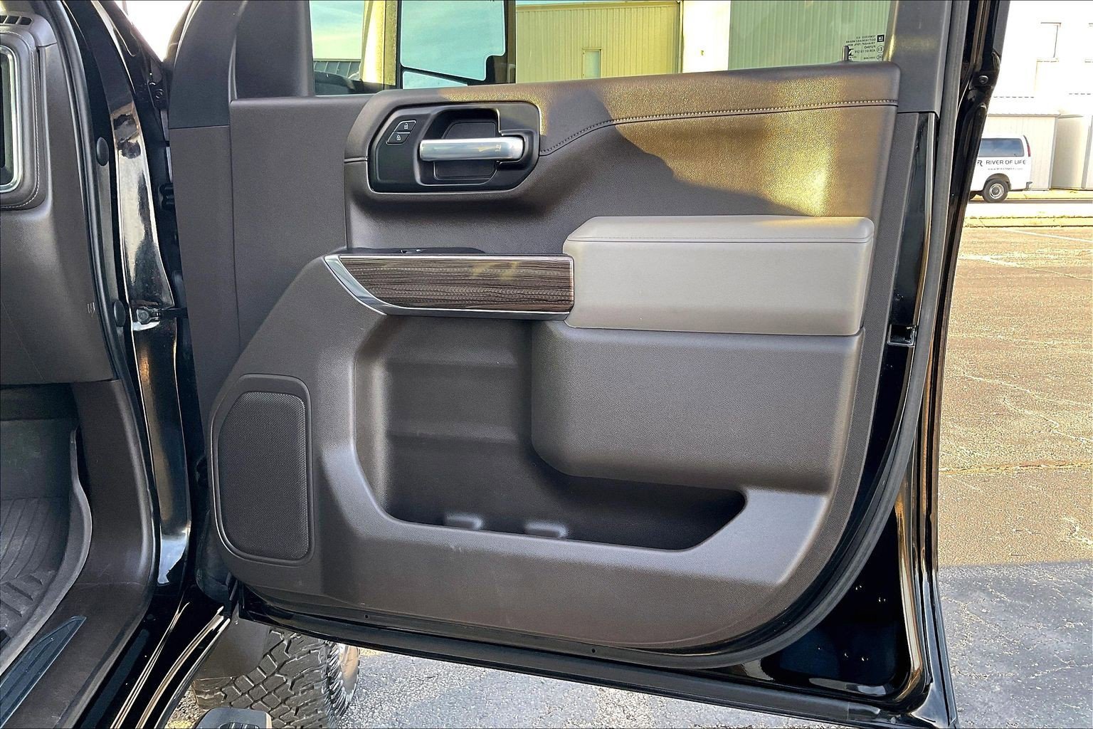 Used 2020 Chevrolet Silverado 2500 LT w/ Texas Edition image 19