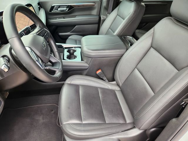 Used 2025 Chevrolet Suburban Z71 AWD/4WD image 8