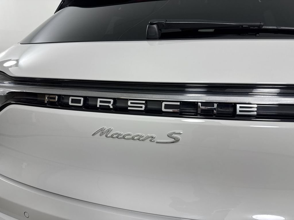 Certified 2025 Porsche Macan S AWD/4WD image 18