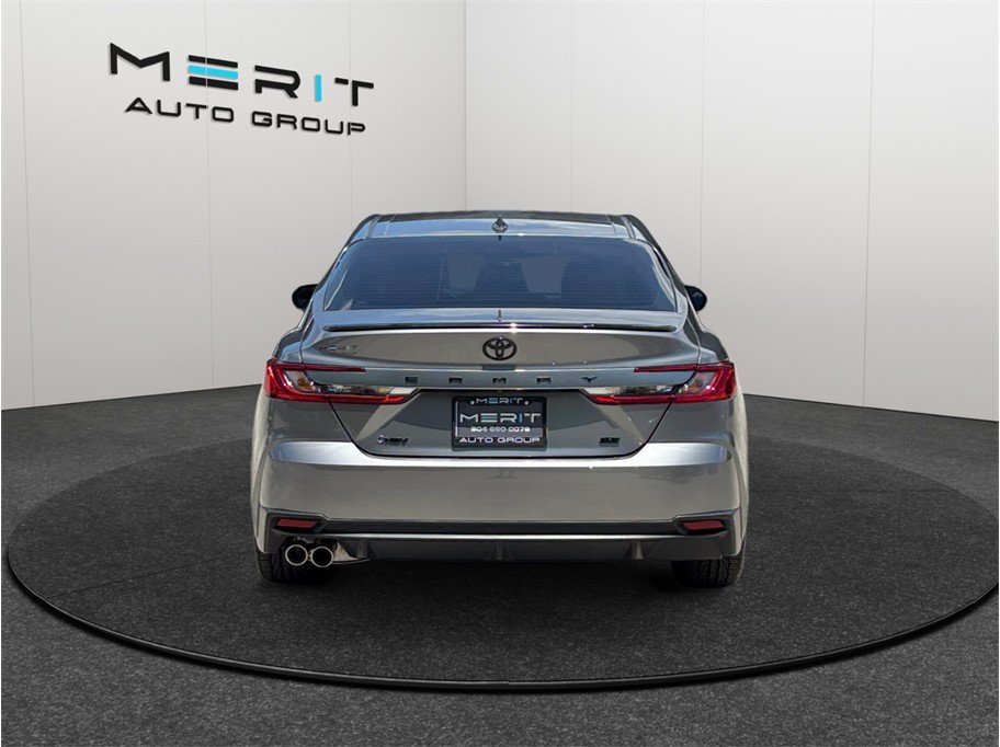 Used 2025 Toyota Camry SE FWD image 8