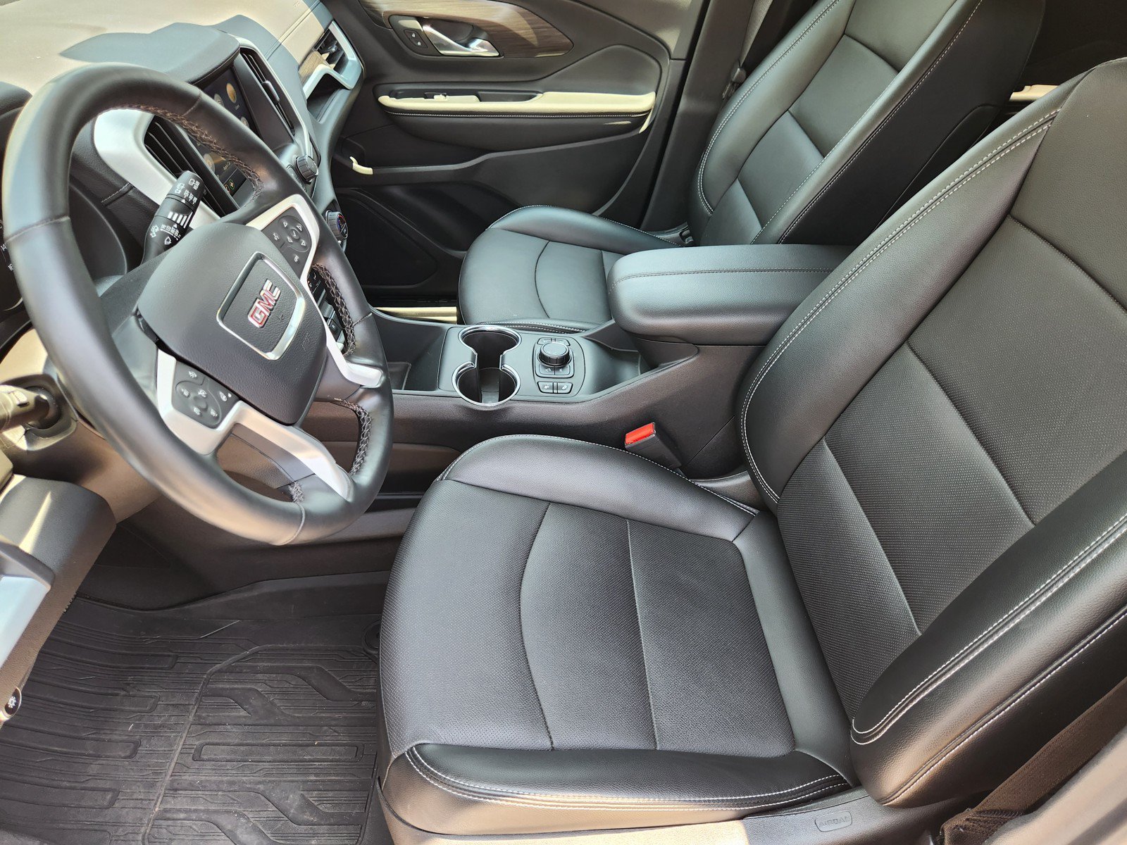 Used 2023 GMC Terrain SLT w/ LPO, Floor Liner Package FWD image 10