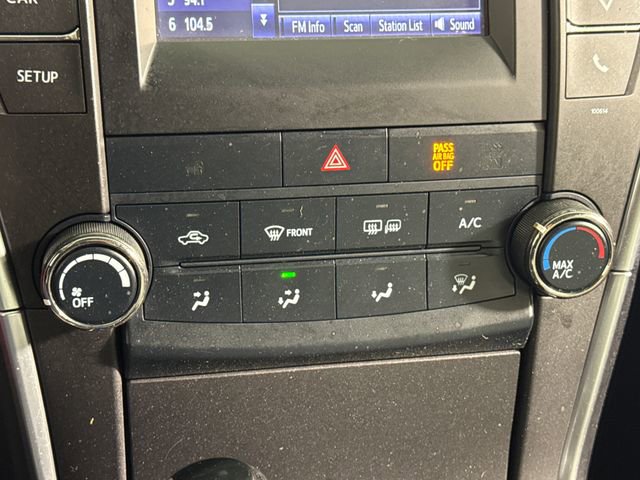 Used 2016 Toyota Camry SE w/ Four Season Floor Mat Package image 32
