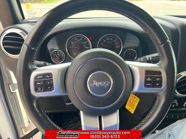 Used 2016 Jeep Wrangler Unlimited Rubicon AWD/4WD image 14