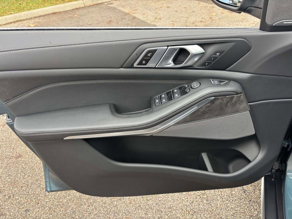 New 2026 BMW X5 xDrive40i w/ Premium Package image 11