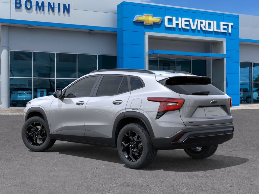 New 2026 Chevrolet Trax LT w/ Midnight Edition FWD image 4