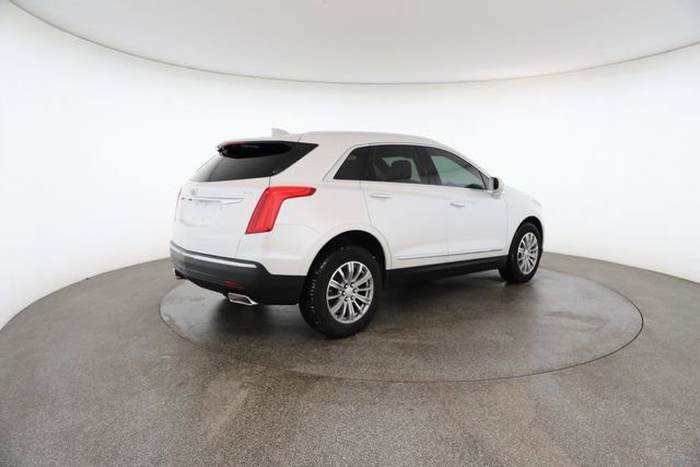 Used 2017 Cadillac XT5 Luxury w/ Driver Awareness Package image 18