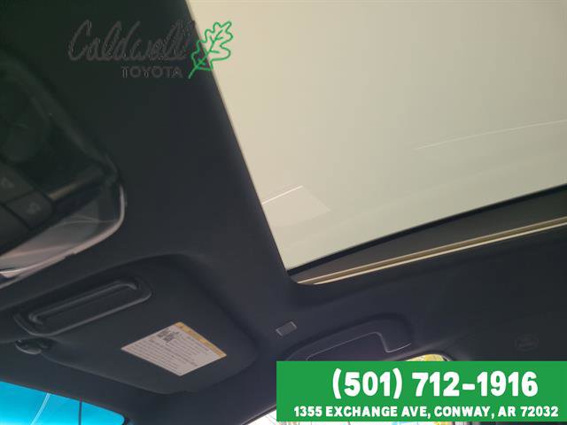 Used 2024 Toyota Venza Limited image 21