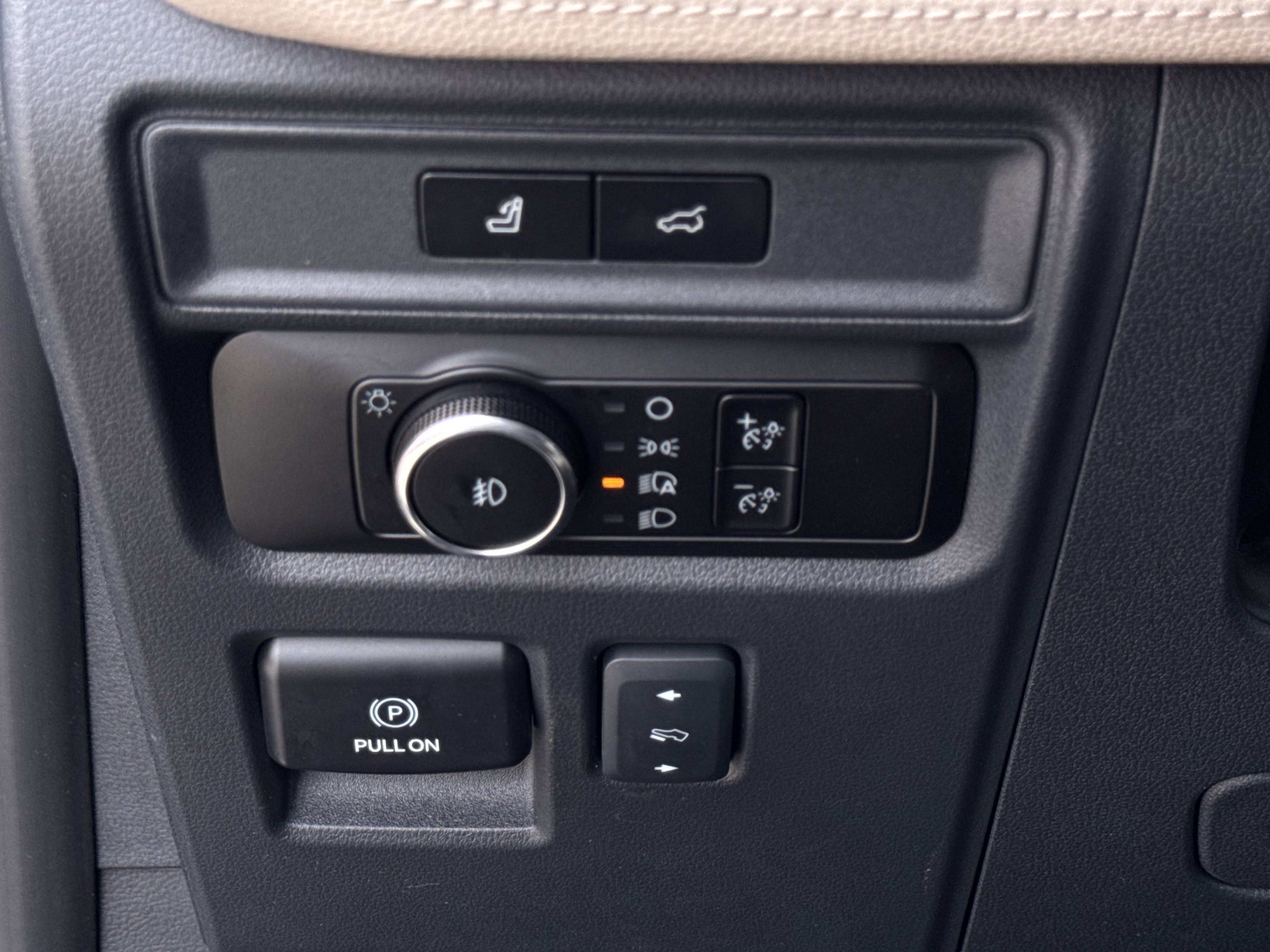 Used 2024 Ford Expedition Max Limited image 23