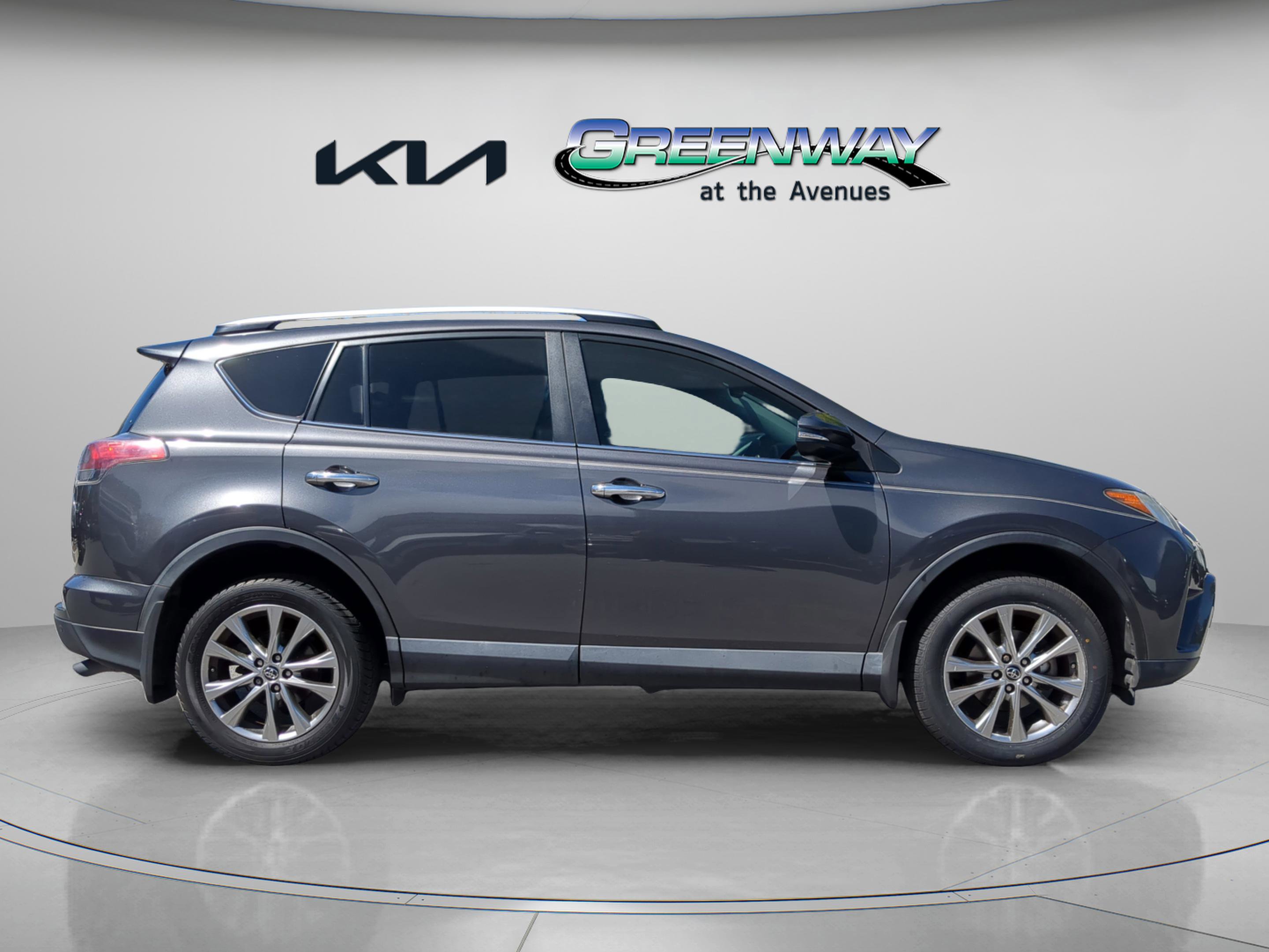 Used 2016 Toyota RAV4 Limited FWD image 8