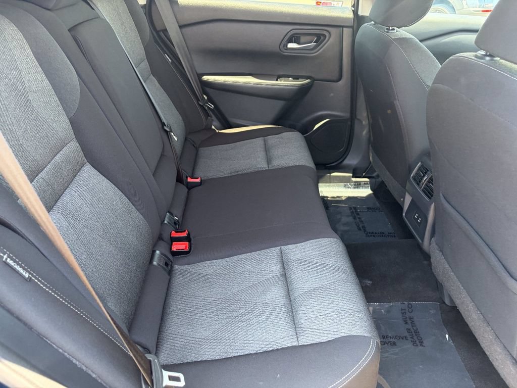 Used 2025 Nissan Rogue SV AWD/4WD image 18