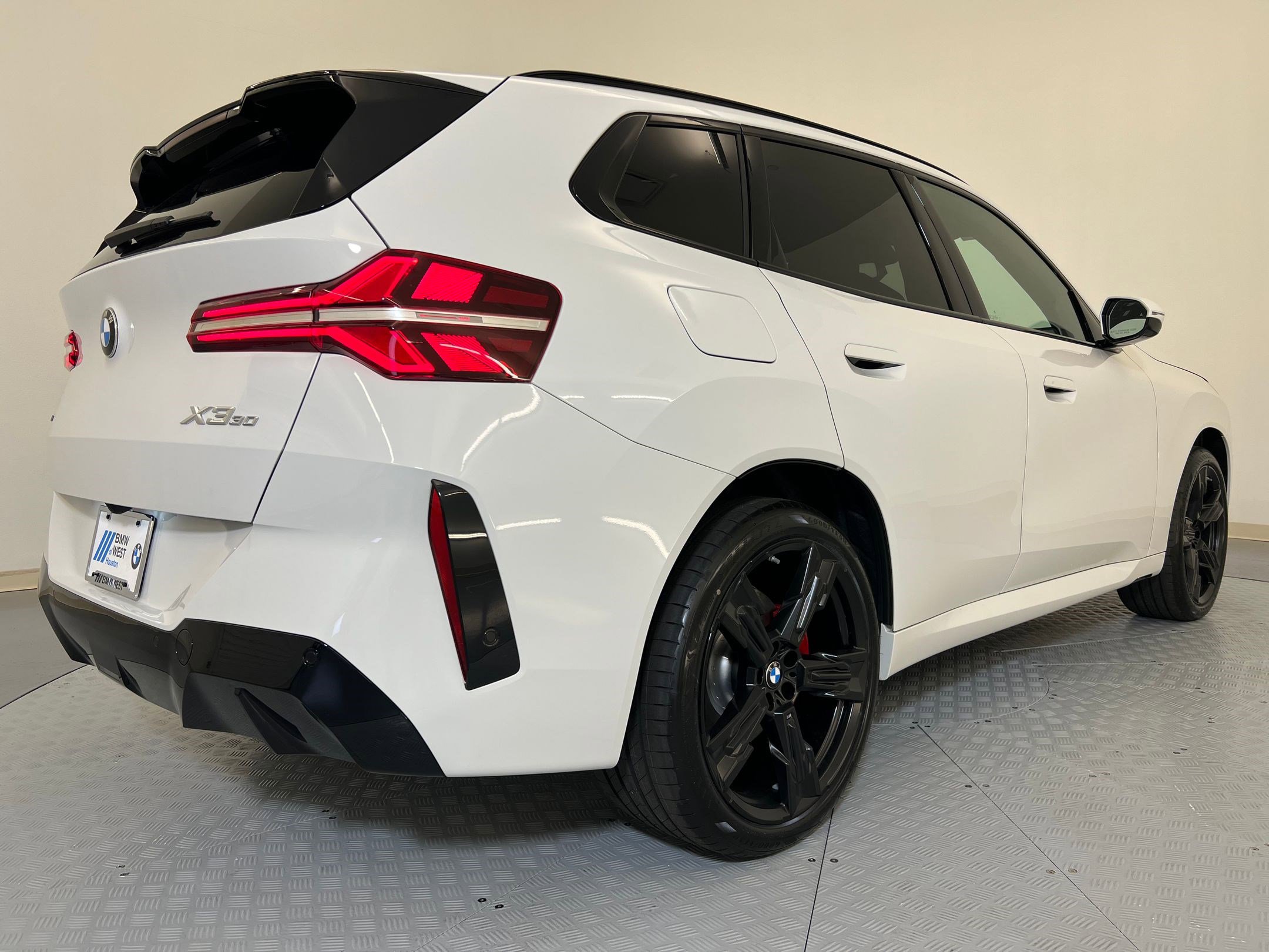 Used 2026 BMW X3 xDrive30 w/ M Sport Package image 9