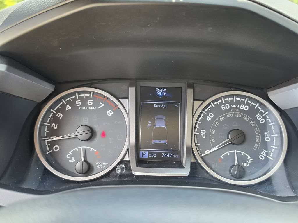 Used 2019 Toyota Tacoma SR5 RWD image 11