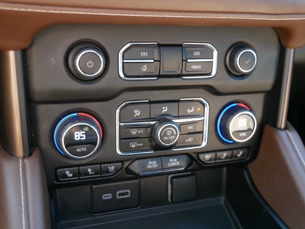 Used 2023 Chevrolet Suburban High Country AWD/4WD image 25