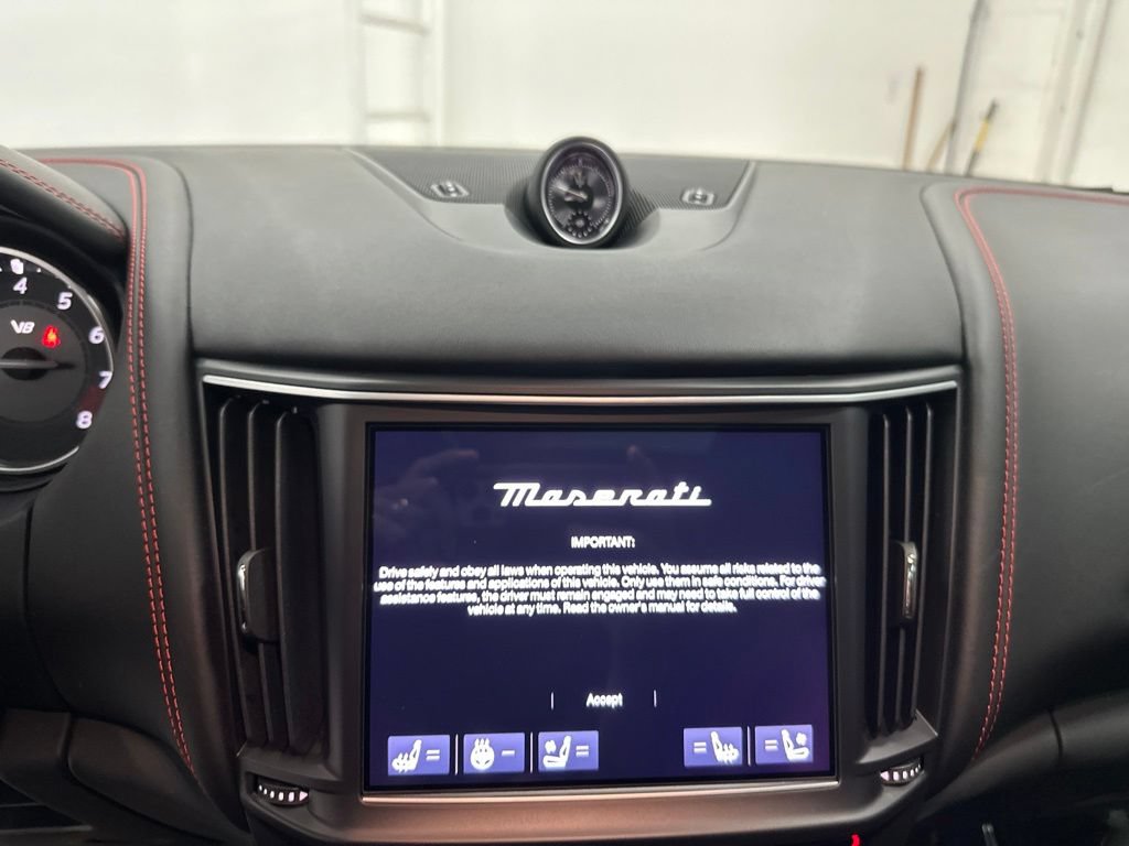 Used 2022 Maserati Levante Trofeo AWD/4WD image 16