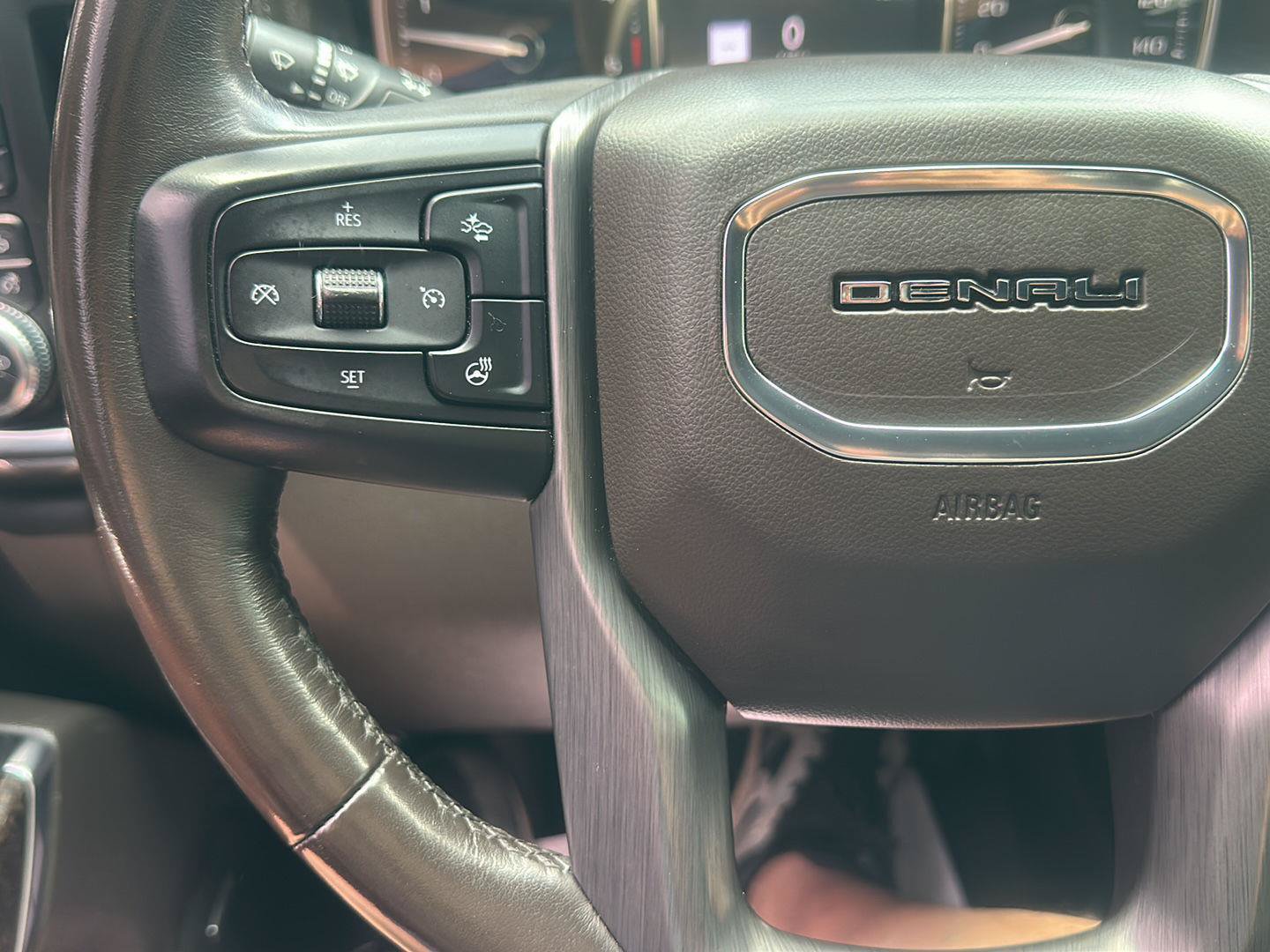 Used 2020 GMC Sierra 3500 Denali w/ Denali Ultimate Package AWD/4WD image 32