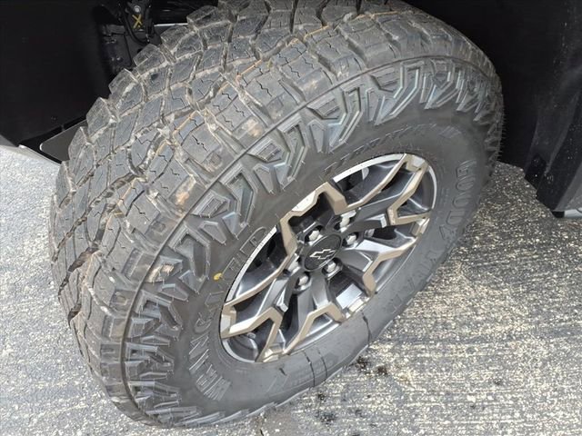 New 2026 Chevrolet Colorado ZR2 w/ Technology Package image 15