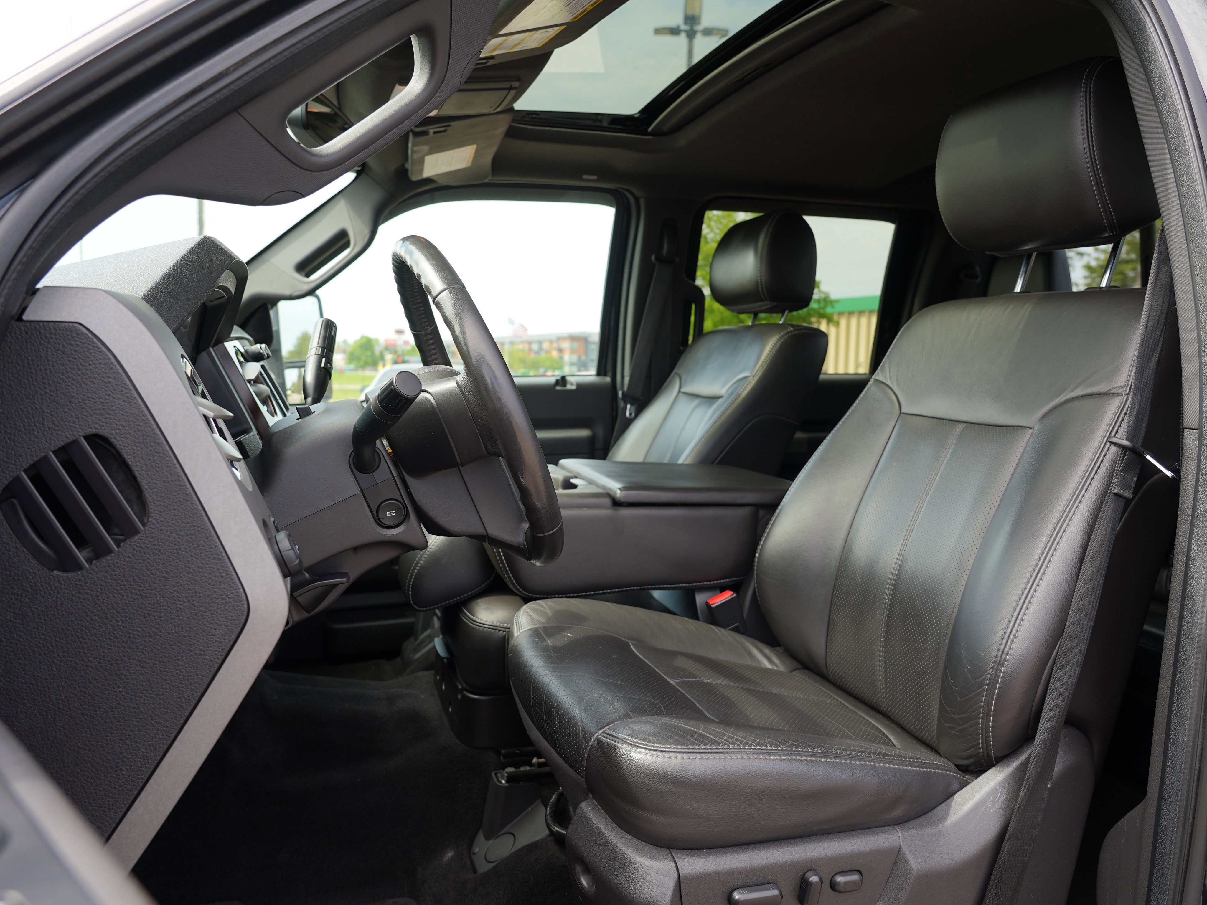 Used 2012 Ford F350 Lariat w/ Lariat Ultimate Pkg AWD/4WD image 12