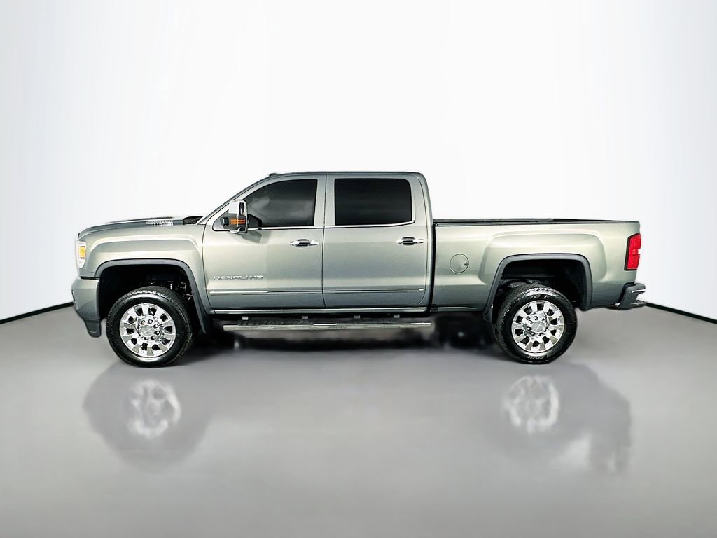 Used 2018 GMC Sierra 2500 Denali w/ Duramax Plus Package image 4