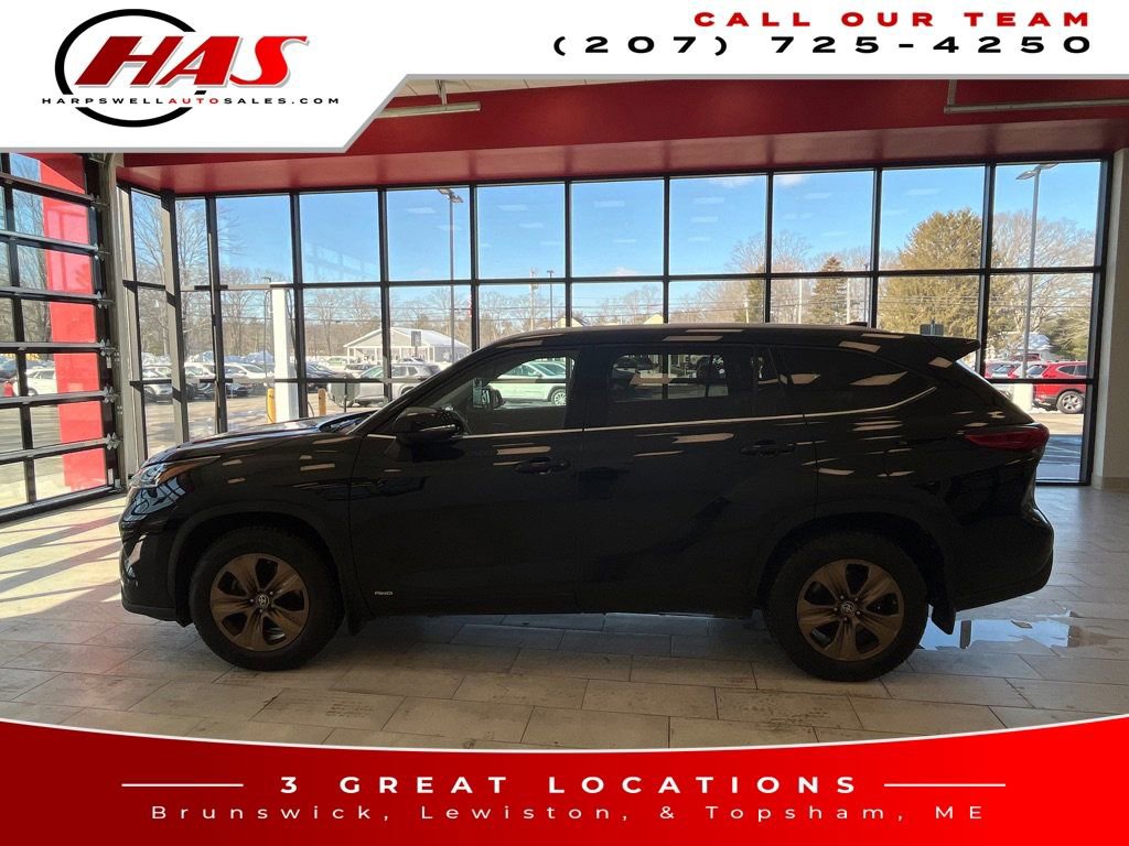 Used 2022 Toyota Highlander Bronze Edition image 2