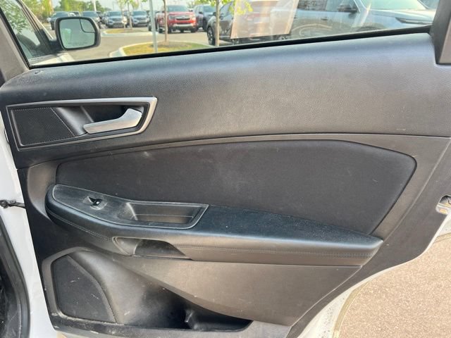 Used 2015 Ford Edge SE AWD/4WD image 12