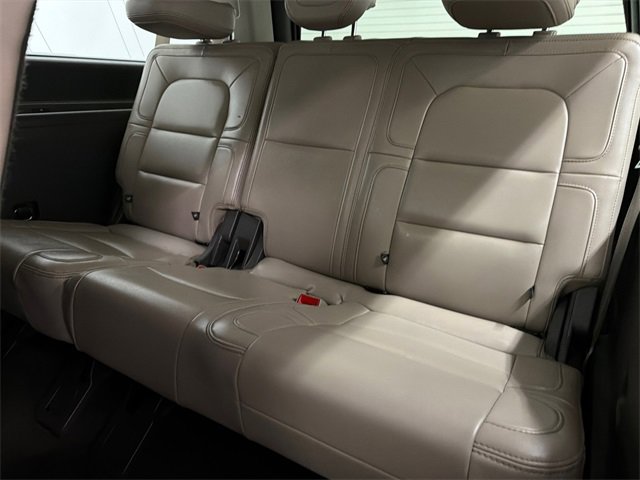 Used 2022 Lincoln Navigator L Reserve image 19