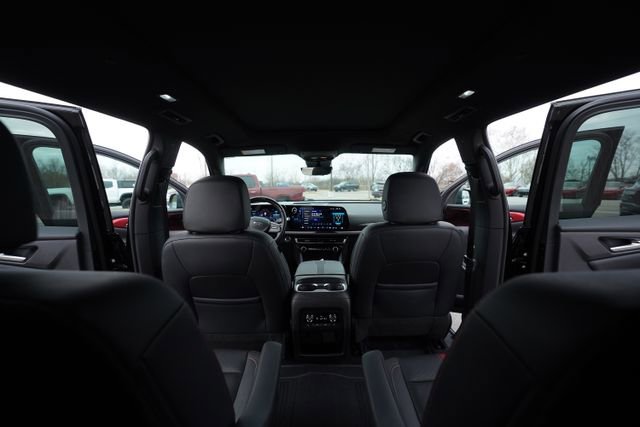 Used 2024 Chevrolet Traverse RS w/ LPO, Floor Liner Package image 25