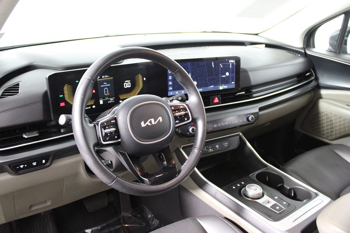 Used 2026 Kia Carnival LXS FWD image 15