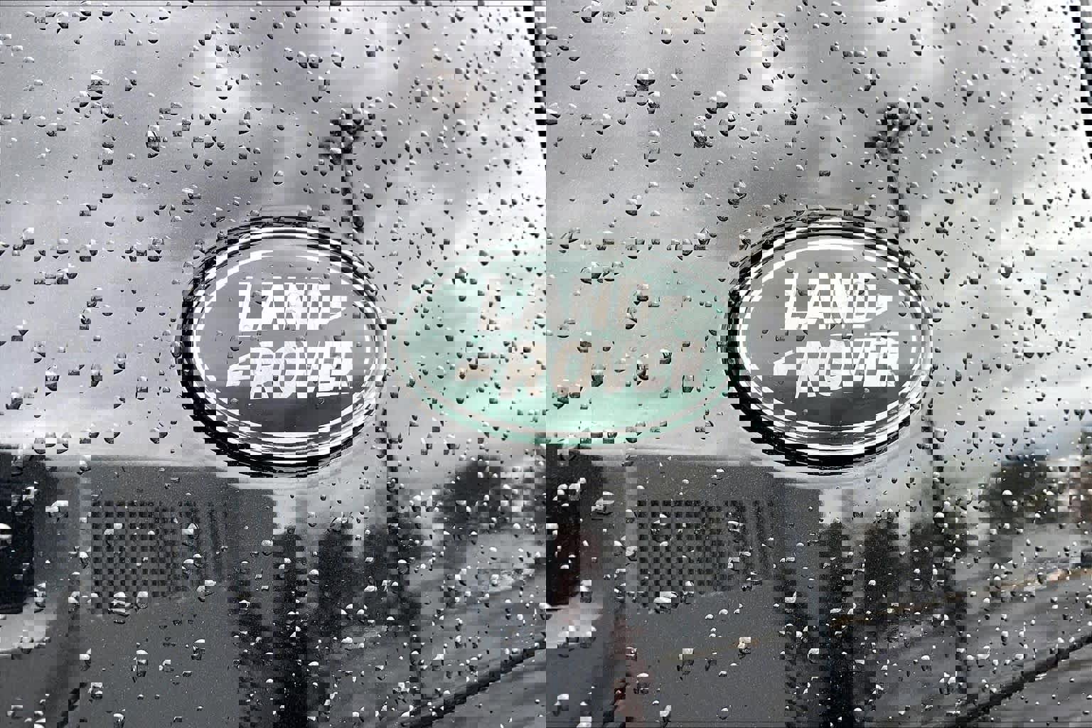 Used 2024 Land Rover Defender 110 S image 31