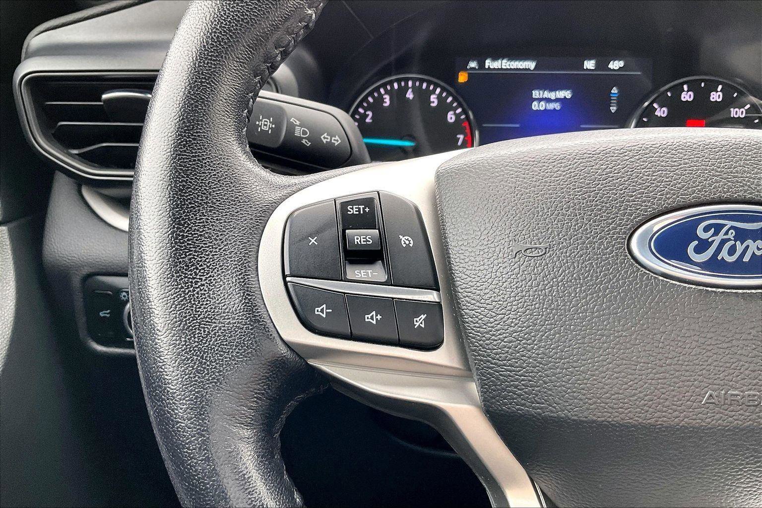 Used 2023 Ford Explorer XLT AWD/4WD image 19