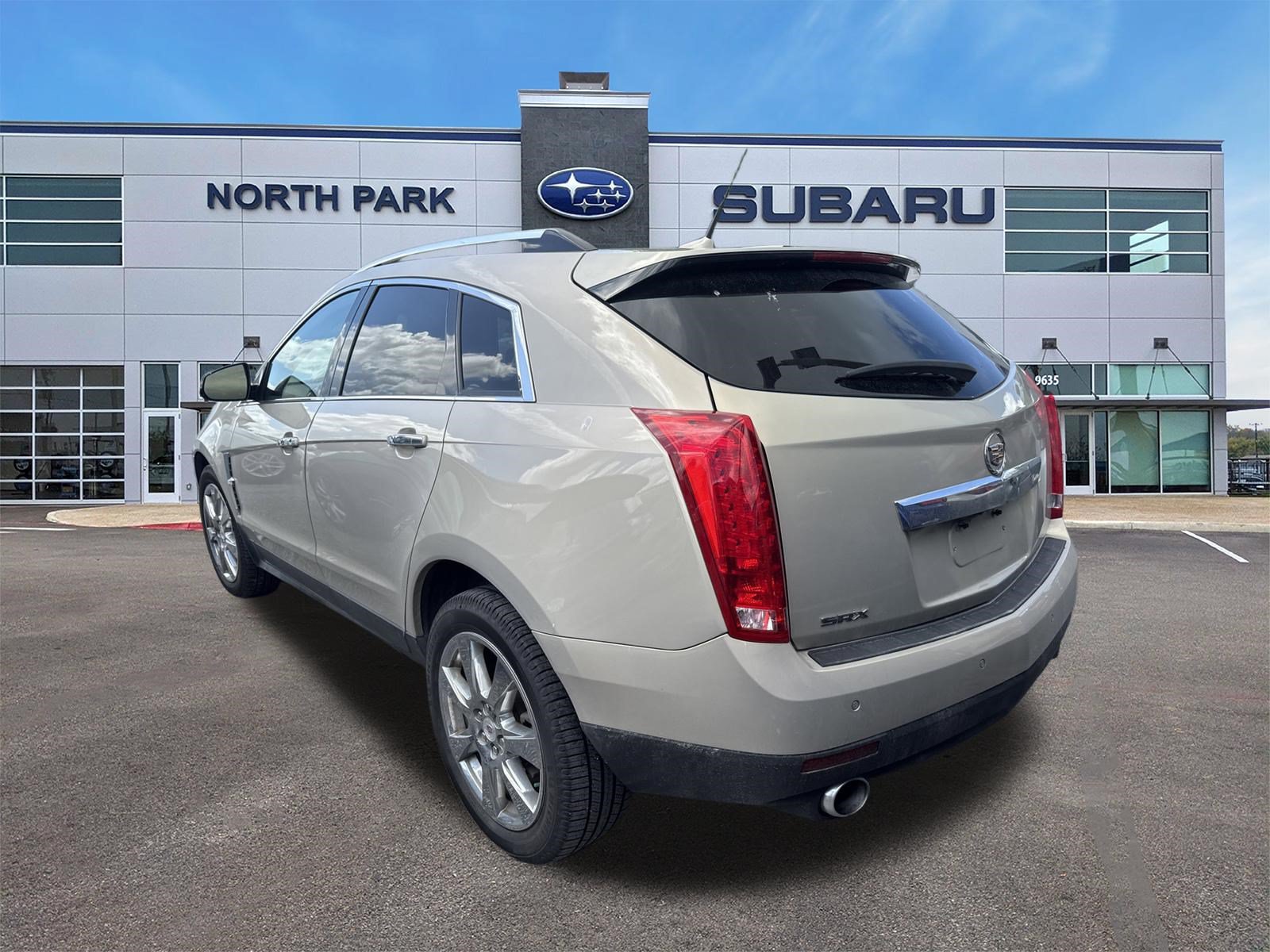Used 2011 Cadillac SRX Performance FWD image 4