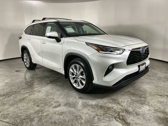 Used 2022 Toyota Highlander Limited image 2