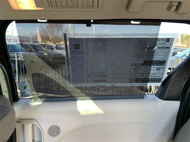 New 2026 Toyota Sienna XLE image 10