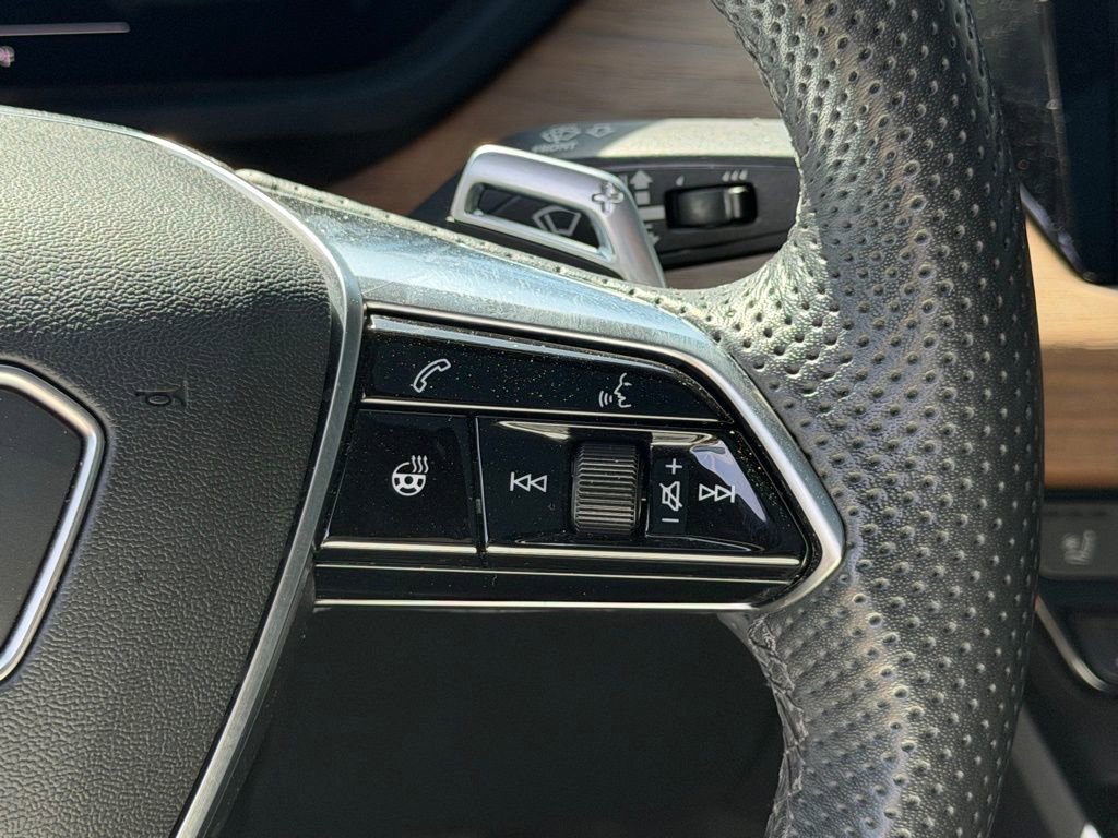 Used 2023 Audi e-tron GT Premium Plus AWD/4WD image 18