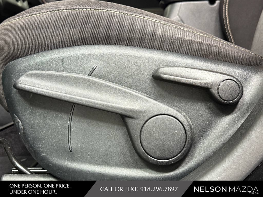 Used 2017 Jeep Cherokee Sport FWD image 15