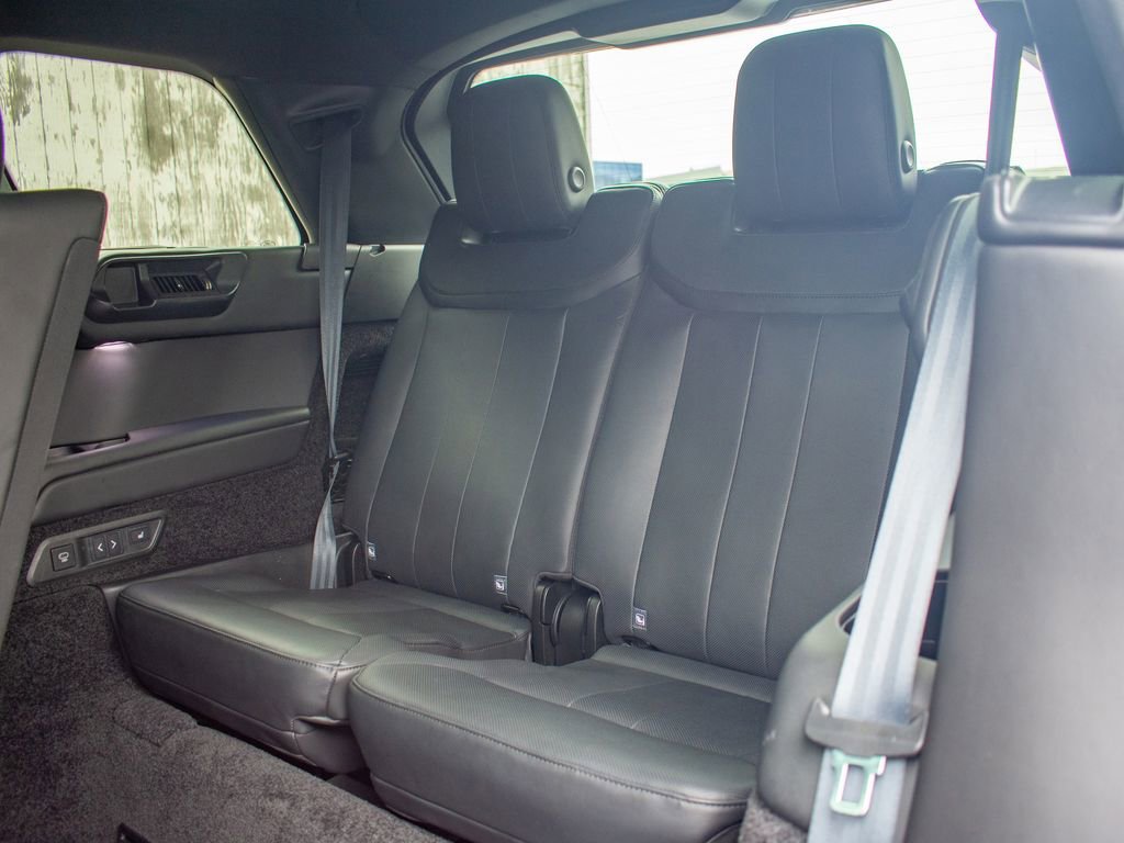 Used 2023 Land Rover Range Rover Long Wheelbase SE image 36