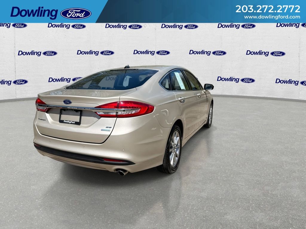Used 2017 Ford Fusion SE w/ Fusion SE Technology Package FWD image 8