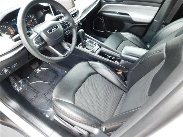 Used 2024 Jeep Compass Latitude AWD/4WD image 16