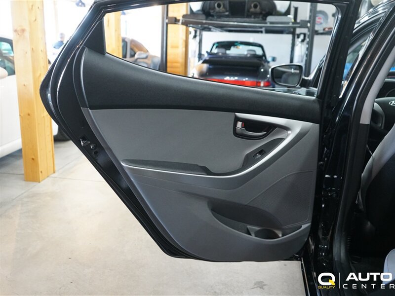 Used 2013 Hyundai Elantra Sedan FWD image 24