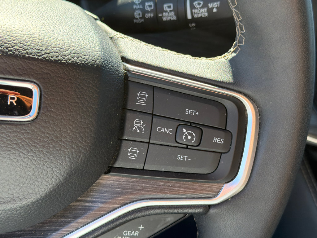 Used 2024 Jeep Wagoneer Series II AWD/4WD image 25