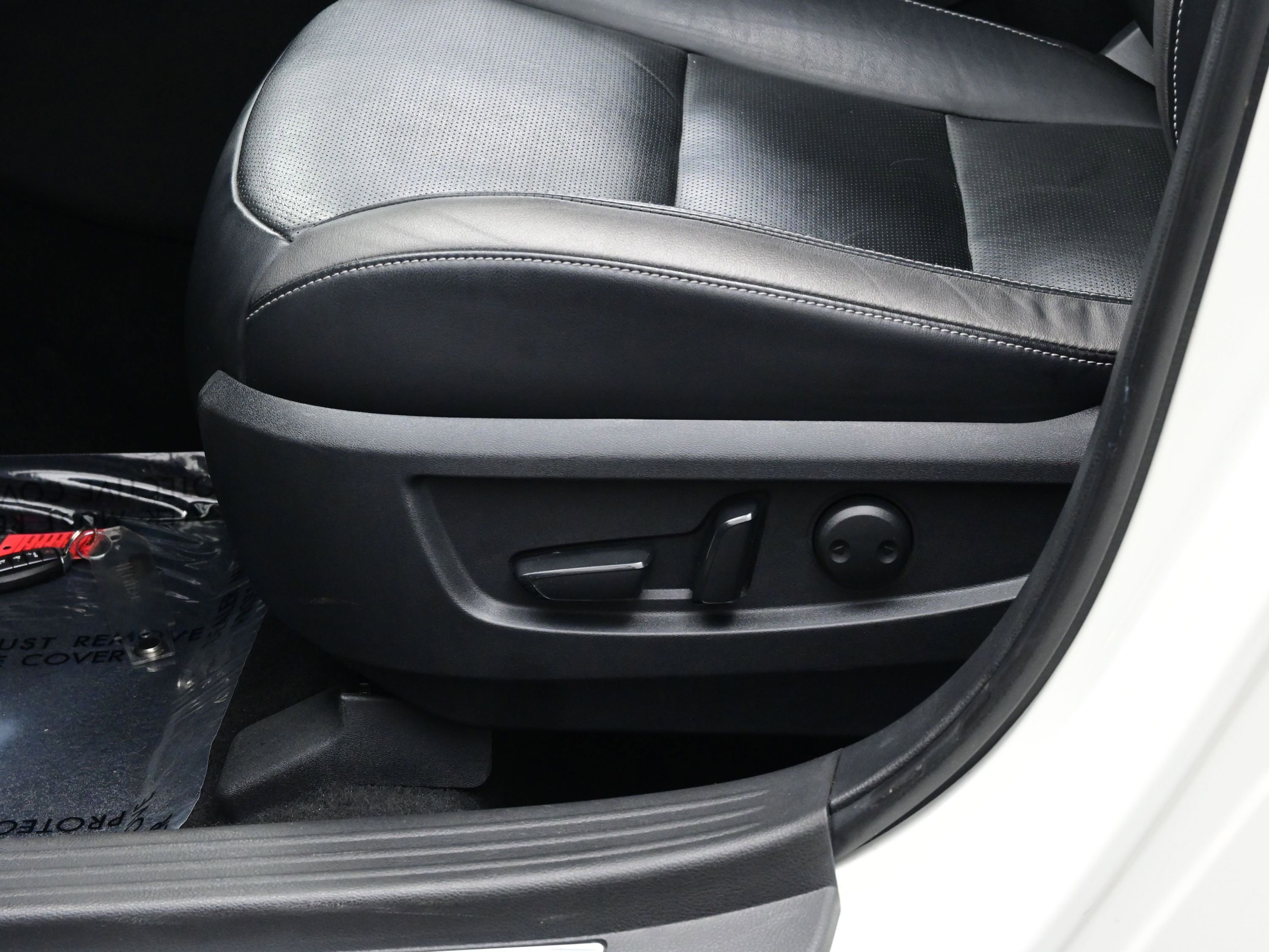 Used 2019 INFINITI QX50 Essential w/ Premium Heat Package image 11