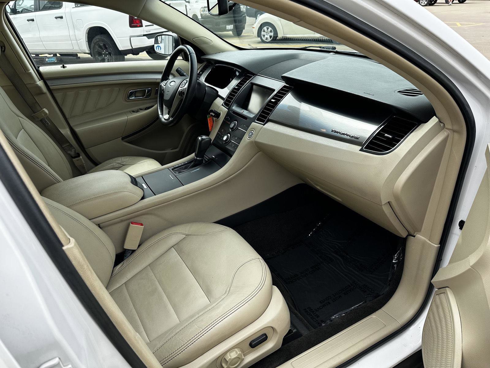 Used 2014 Ford Taurus SEL w/ Equipment Group 201A image 6