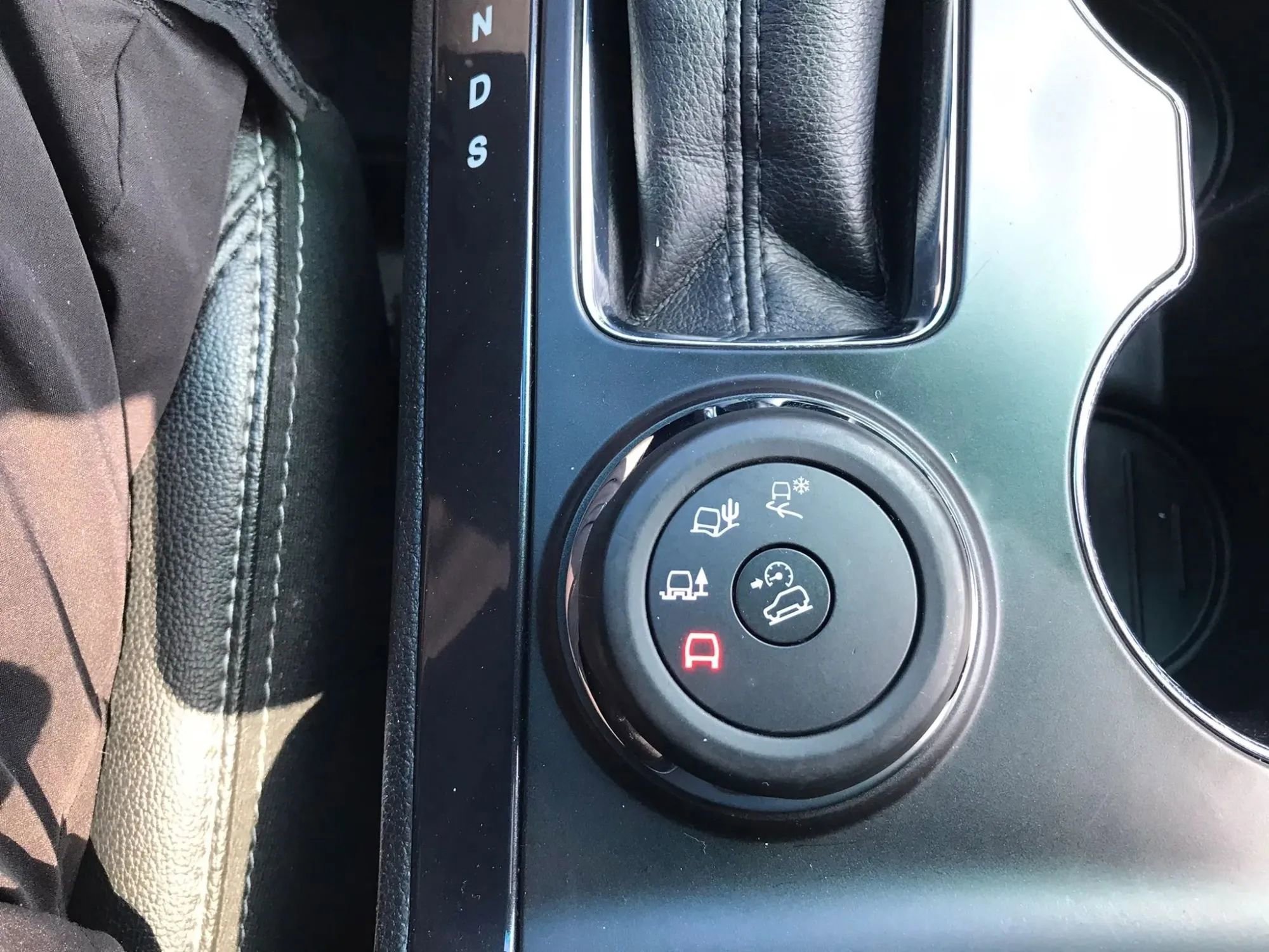Used 2017 Ford Explorer Limited w/ Equipment Group 301A AWD/4WD image 33