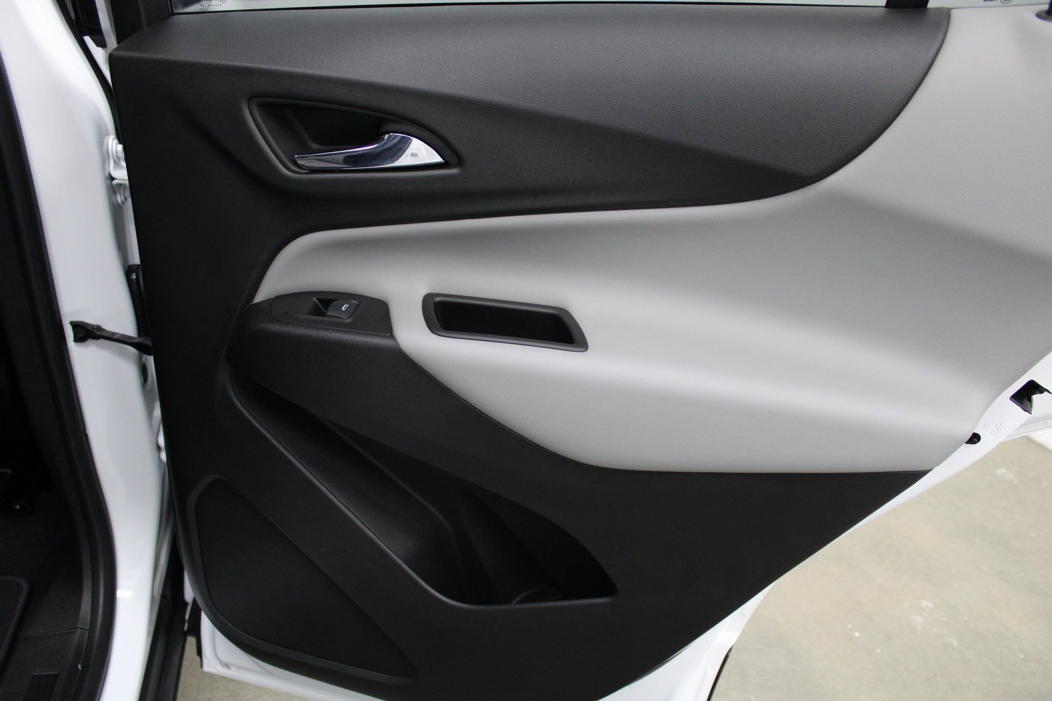 Used 2021 Chevrolet Equinox LT w/ Driver Convenience Package image 25