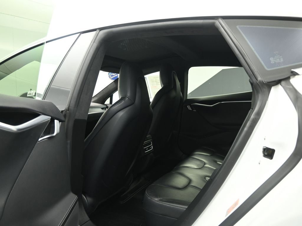 Used 2015 Tesla Model S 85D image 17