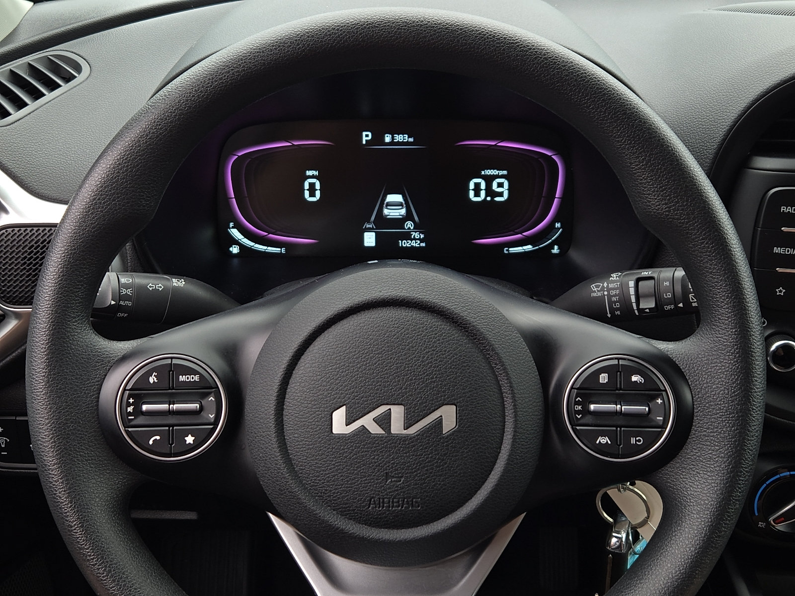 Used 2023 Kia Soul LX w/ LX Technology Package FWD image 18