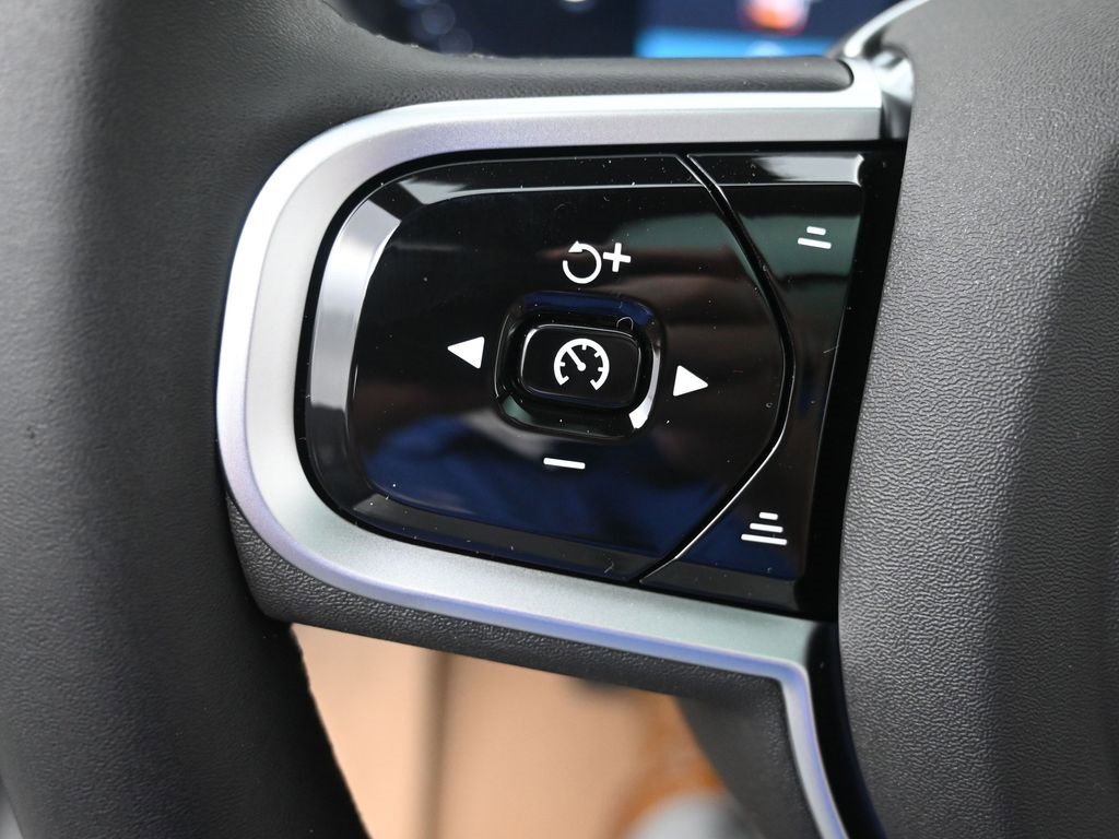 New 2026 Volvo XC60 B5 Plus w/ Protection Package Premier image 17